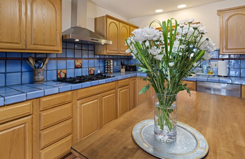 Northeast Santa Fe House | Large Classic Santa Fe Casa with incredible mountain and sunset views!