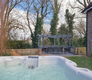 Holworth House | Large coastal cottage, private indoor pool, hut tub, sauna and steam pod