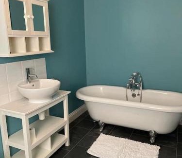 Holworth House | Large coastal cottage, private indoor pool, hut tub, sauna and steam pod