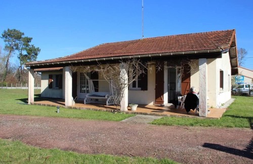 Naujac-Sur-Mer Villa | large country house heart medoc village