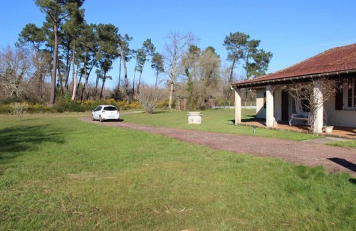 Naujac-Sur-Mer Villa | large country house heart medoc village