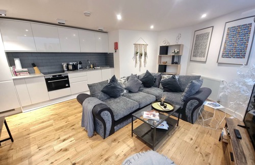 Billingsgate Apartment | Large Duplex 7 Adults at London Bridge