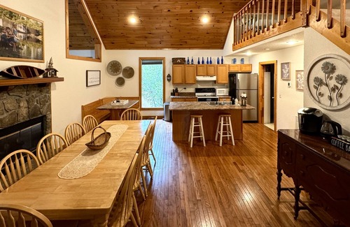 Helen Cabin | Large Family Cabin Escape in North GA Mountains on Private Pond