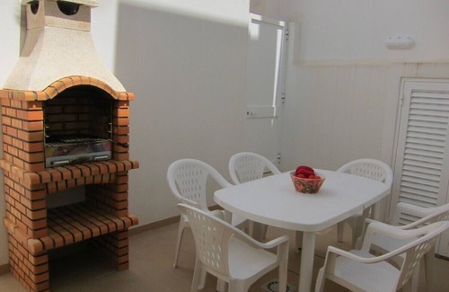 Santa Luzia House | Large family-friendly house in picturesque Santa Luzia, sea view, near beaches