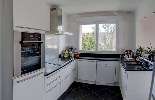 Plerin House | Large family home and comfortable near shops and beach