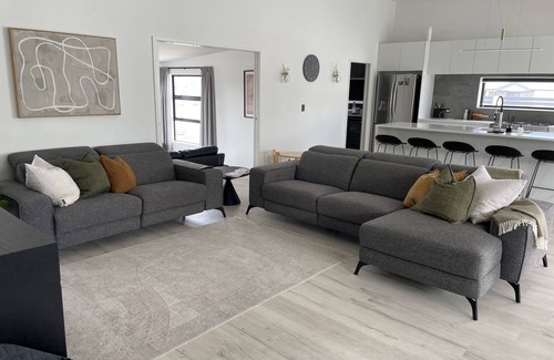 Papamoa Beach House | Large family home in Papamoa