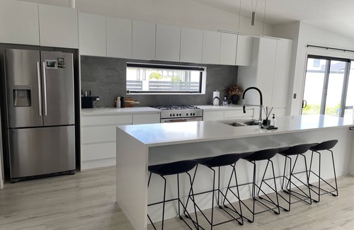 Papamoa Beach House | Large family home in Papamoa