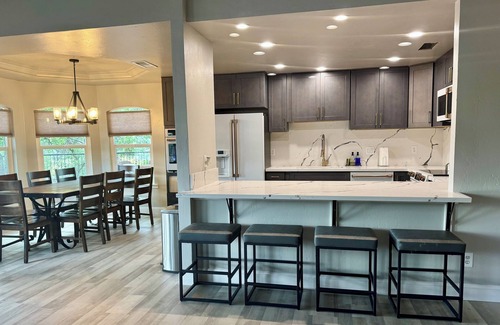 Three Rivers House | Large Family Property With Million Dollar Views Across from Lake Kaweah! SPA too