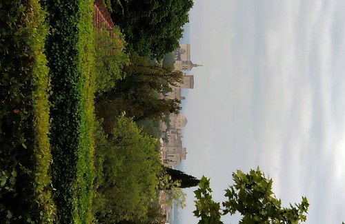 Villeneuve-les-Avignon Apartment | large ground floor apartment in former priory bishops. Splendid park.