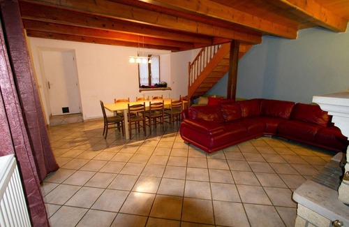 Celles-en-Bassigny House | Large holiday home with terrace and garden