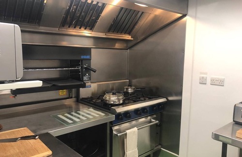 West Looe House | Large holiday home (sleeps 20) sea & panoramic views, & free parking