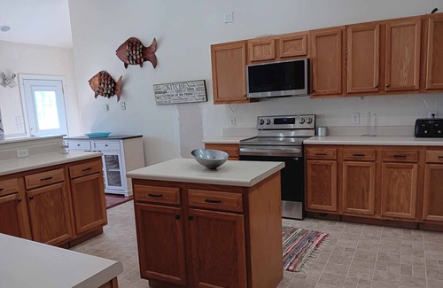 Westgate House | Large home. 30 minutes from beach. 20 minutes to Jacksonville or Richlands.