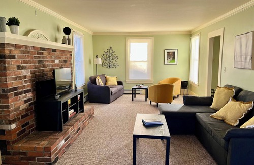 Greenfield House | Large Home in Greenfield Sleeps 8, w/4 bedrooms & 3 baths