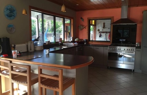 Raglan Apartment | Large House by Raglan surf breaks