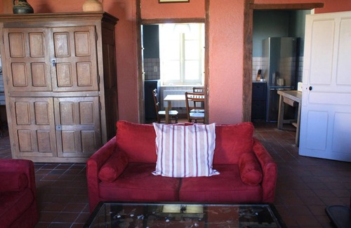 Chappes Cottage | Large house in Chappes with private pool and pets allowed