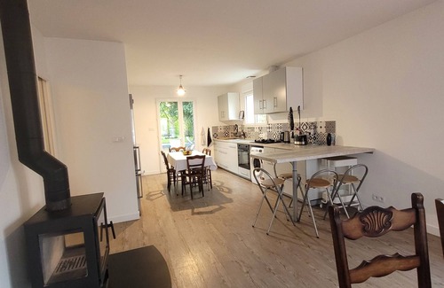 LʼIle-dʼOlonne House | LARGE HOUSE ON ENCLOSED WOODED GROUNDS OF 1200M2. PETS ALLOWED