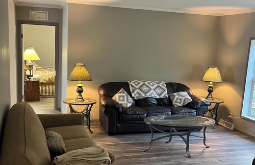 Checotah House | Large Lakefront Deck for outdoor fun! Four Bedroom, 3 Bath, sleeps 12❣️