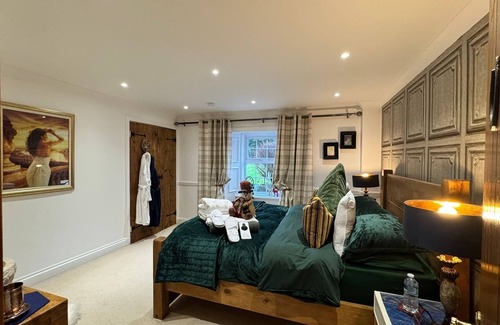 Strathaven Other | Large Luxury 4 bed Country Farm House Strathaven, 20 mins to the city, sleeps 7