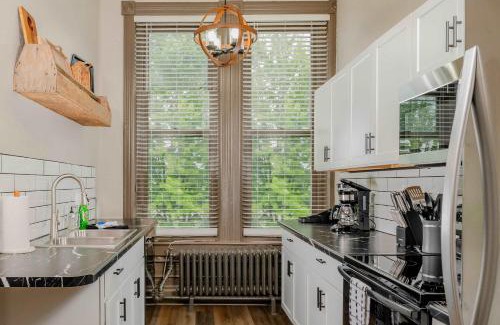 Oshkosh Apartment | Large Luxury Downtown Loft - Walk to Everything Free Parking