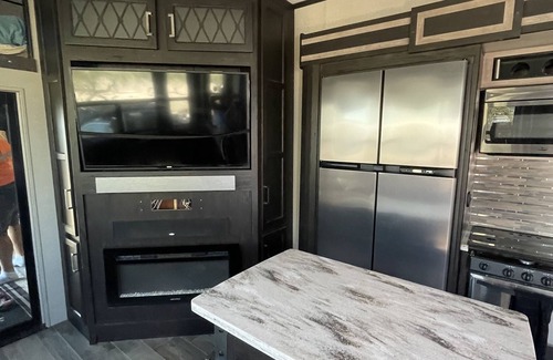 Imperial County House | Large, modern camper close to Glamis Sand Dunes