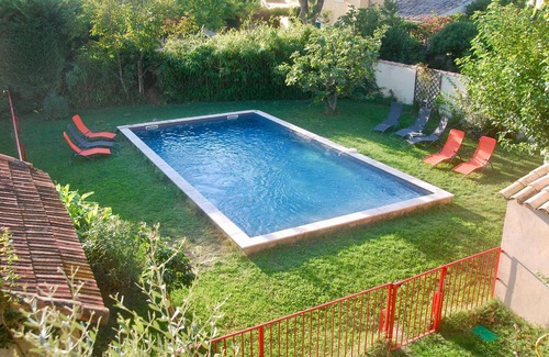 Salon-de-Provence Apartment | Large modern open plan studio quiet, swimming pool, trampoline, terrace, greenery
