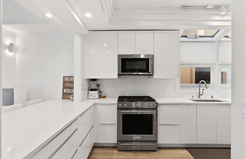 Balboa Island House | Large, patio, grill, AC, dock, garage, linens