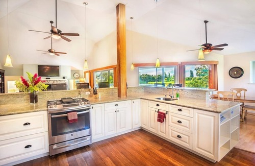 Princeville House | Large Princeville home with pool and jacuzzi on the Makai Golf Course