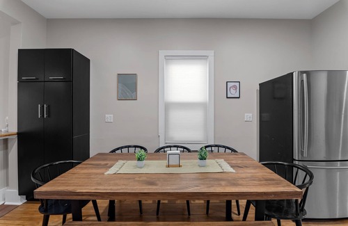 Lower East Side House | Large, Private 3 Br Home | Ideal Location