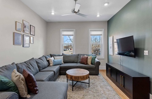 Lower East Side House | Large, Private 3 Br Home | Ideal Location