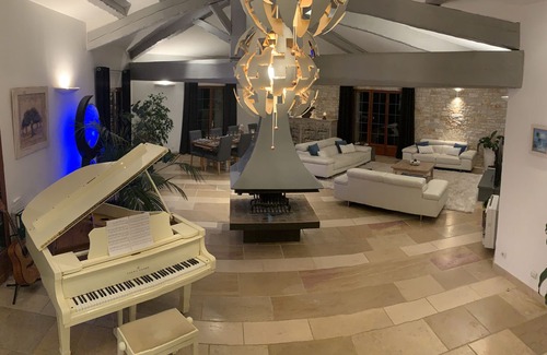 La Roque-sur-Ceze House | Large Provencal Villa of standing