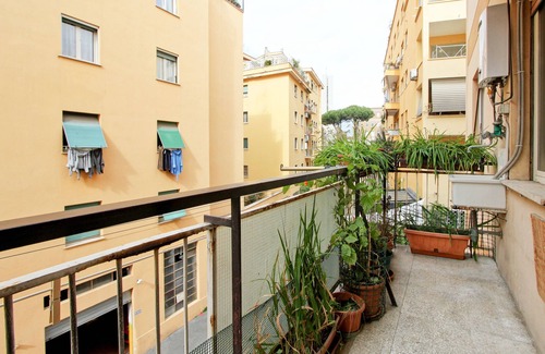 Gianicolo Apartment | Large & Quiet Home in Rome Monteverde