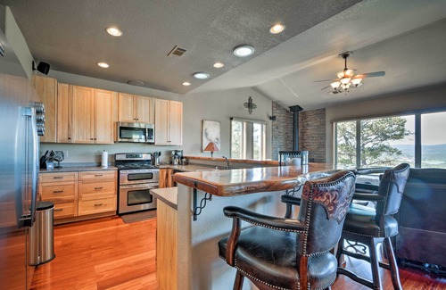 Ruidoso House | Large Ruidoso Home w/Stunning Views & Hot Tub!