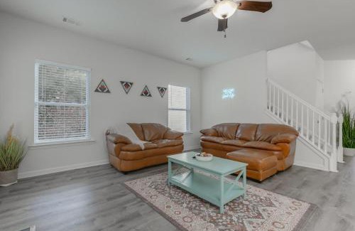 Braselton House | Large Rustic Family Home By RoadATL-KingBed-Firepit-Grill