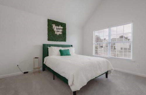 Braselton House | Large Rustic Family Home By RoadATL-KingBed-Firepit-Grill