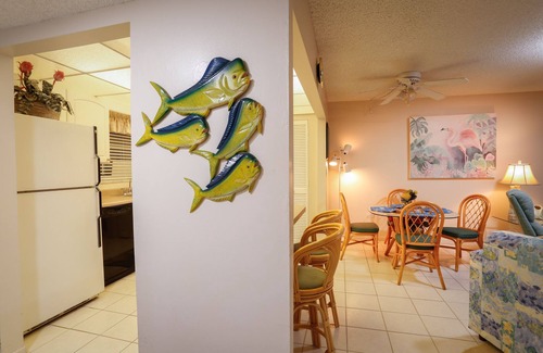 Tavernier Condo | Large Screened Porch, Professional Cleaning, Wifi