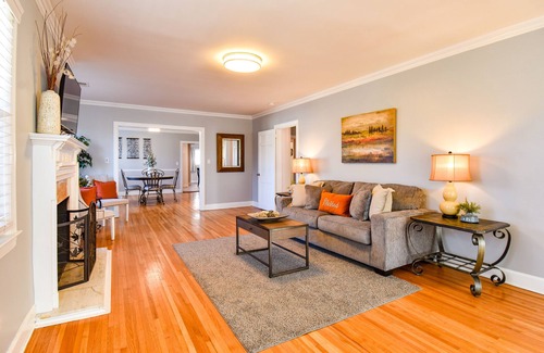 Columbia House | Large space to enjoy including finished basement