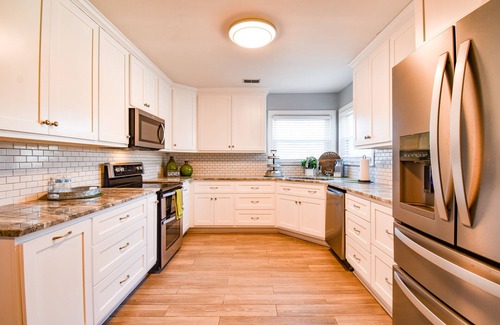 Columbia House | Large space to enjoy including finished basement
