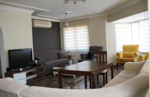 Cinarcik Apartment | Large Spacious Apartment