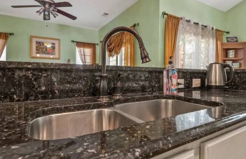 Matthews House | Large spacious home in Mathewsnn