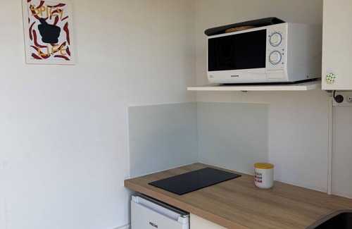 L'Etang-Sale House | Large studio in Etang-Salé, quiet location with sea view!