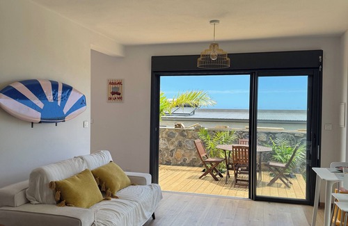 L'Etang-Sale House | Large studio in Etang-Salé, quiet location with sea view!
