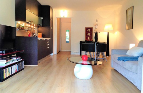 Saint-Raphael Apartment | Large studio * in St Raphaël, Port Santa Lucia, opposite the Palais des Congrès