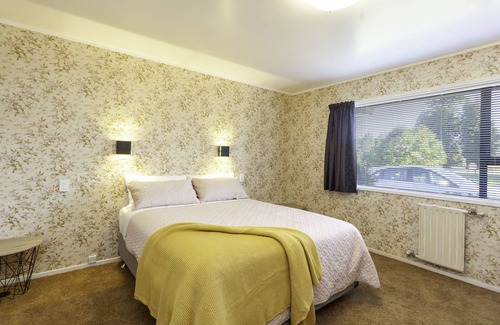 Rotorua House | Large Town House close to Golf club Te puia and Polynesian Spa