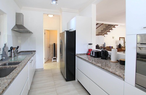 Porters Villa | Large Townhouse with Plunge Pool, 3 mins from Beach - Turtle View 2 by BSL Rentals