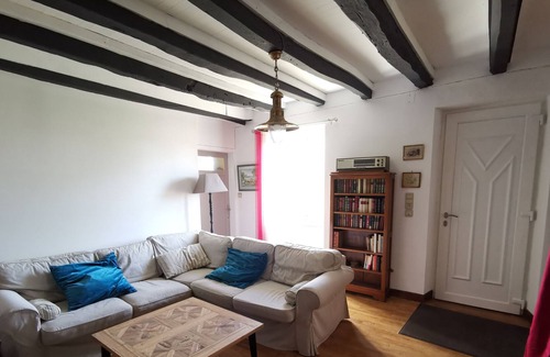 Girac House | Large traditional house