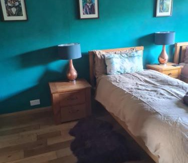 Pill House | Large twin room at Fir Tree Lodge, Shirehampton