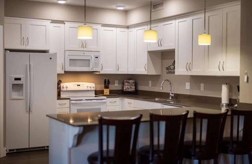 St. George Condo | Large Upper Floor Suite | 4 Bdrms | Mojave Skies