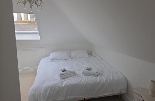 Royal Tunbridge Wells Apartment | Large Victorian Apartment With High Speed Wifi 350mbps