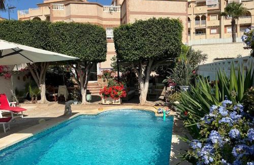 Roquetas de Mar House | Large Villa private pool and garden near beach
