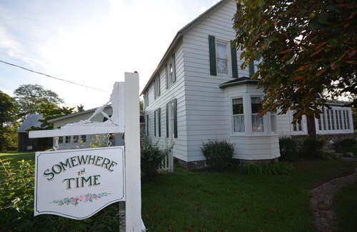 Cedar House | Large, vintage farmhouse in central Leelanau County. 10 mins to Lk Mich beach